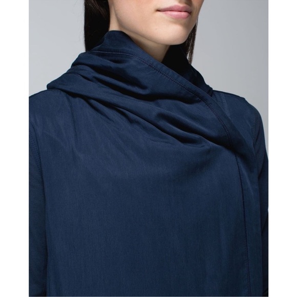 LULULEMON Blissed Out Wrap Jacket Size 10 - Picture 3 of 8